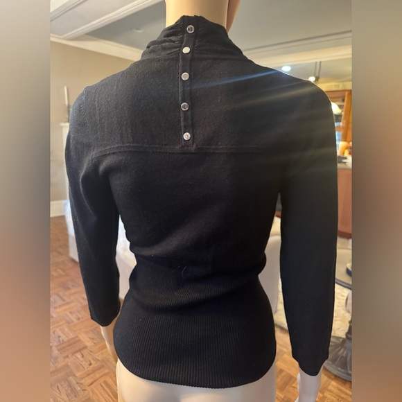 Great Black Karen Millen cutout sweater, size 2 (small-medium) - Picture 6 of 7